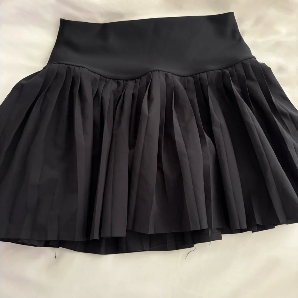 ALO Yoga Black Pleated A-Line Mini Skirt